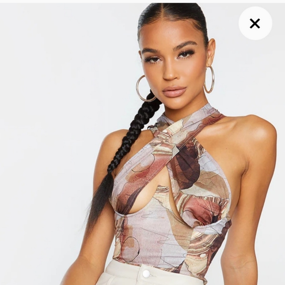 PrettyLittleThing Halter top - Picture 3 of 4
